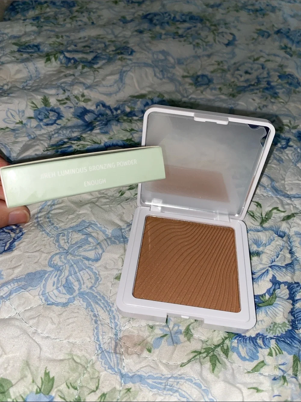 YC Collection Jireh Luminous Bronzing Powder - Enough